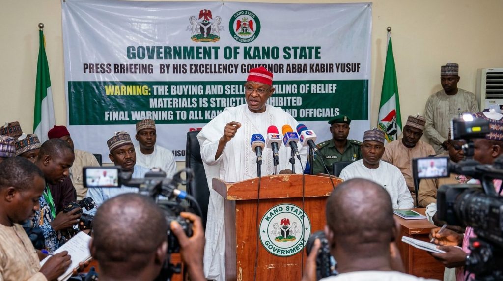 Governor issues relief materials… 23810fcc